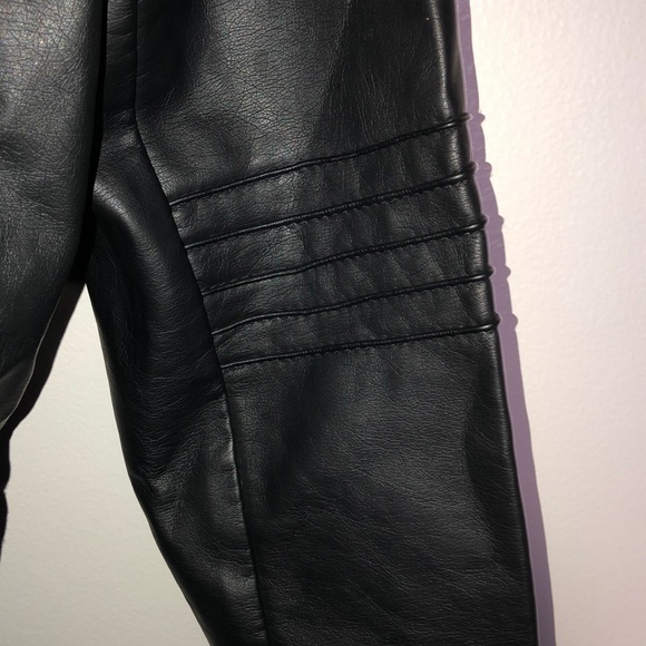 Leather jacket - Picture 4 of 6